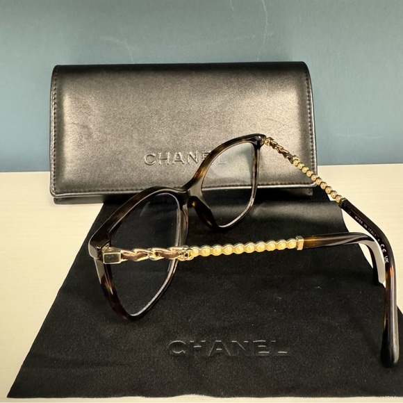 CHANEL glasses authentic - case and cloth included also authentic - Picture 1 of 10